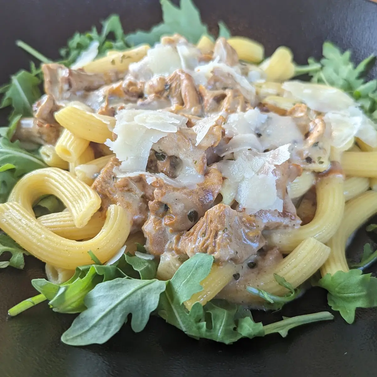 Hausgemachte Makkaroni Mit Pfifferlingen