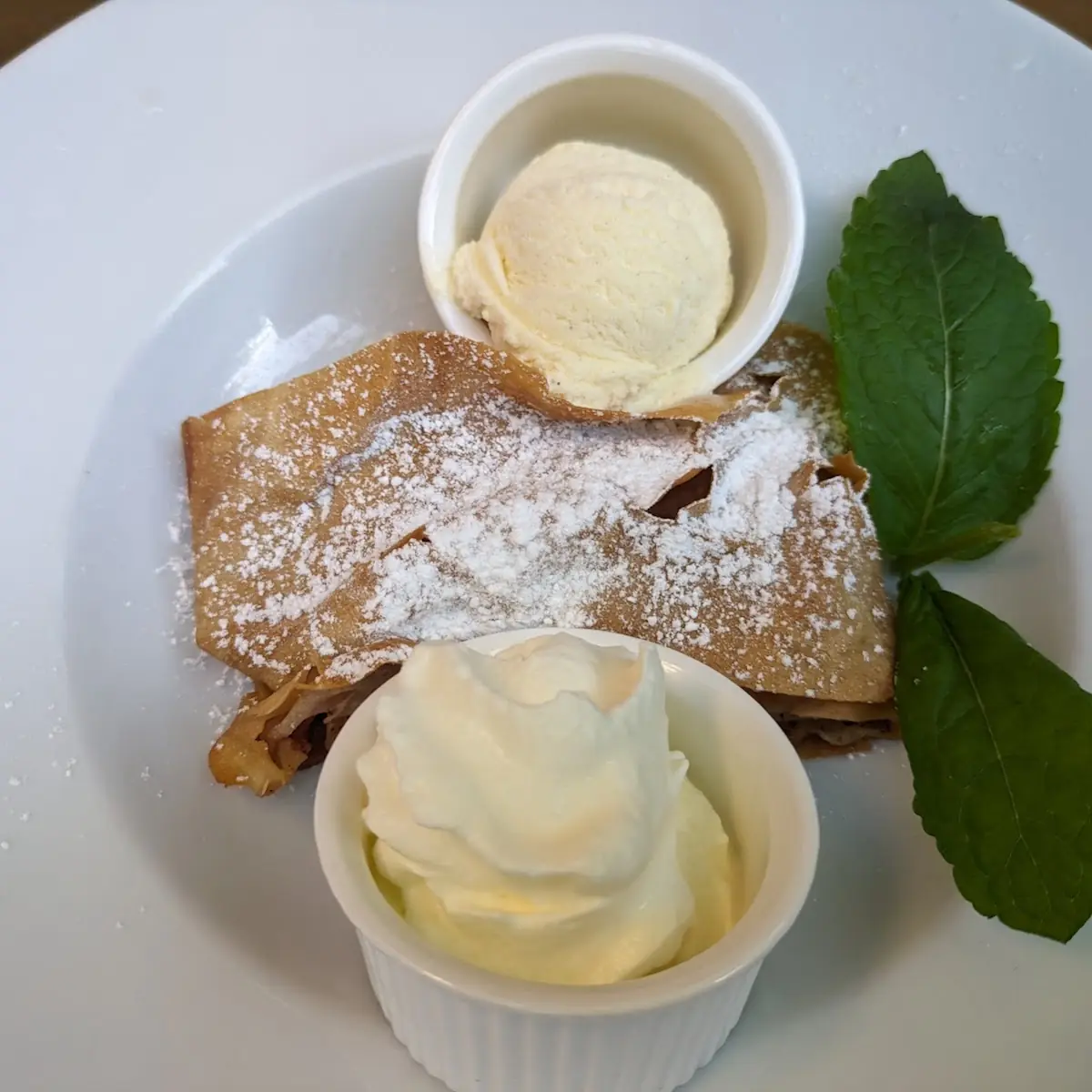 Hausgemachter Apfelstrudel