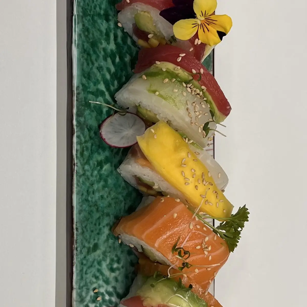 Rainbow Dragon Roll 8 Stk