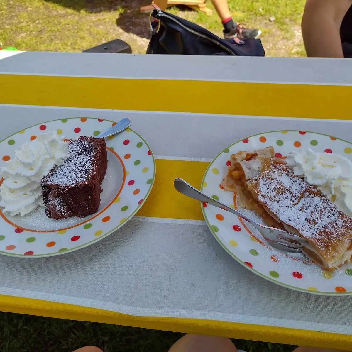 Apfelstrudel Und Schoko-brownie