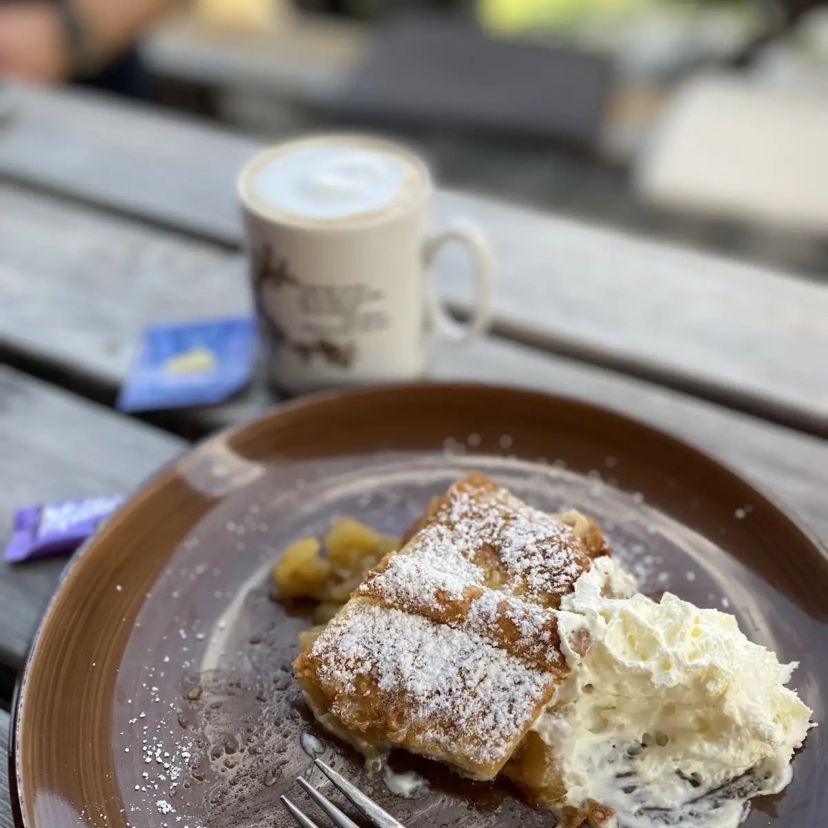 Hausgemachter Apfelstrudel