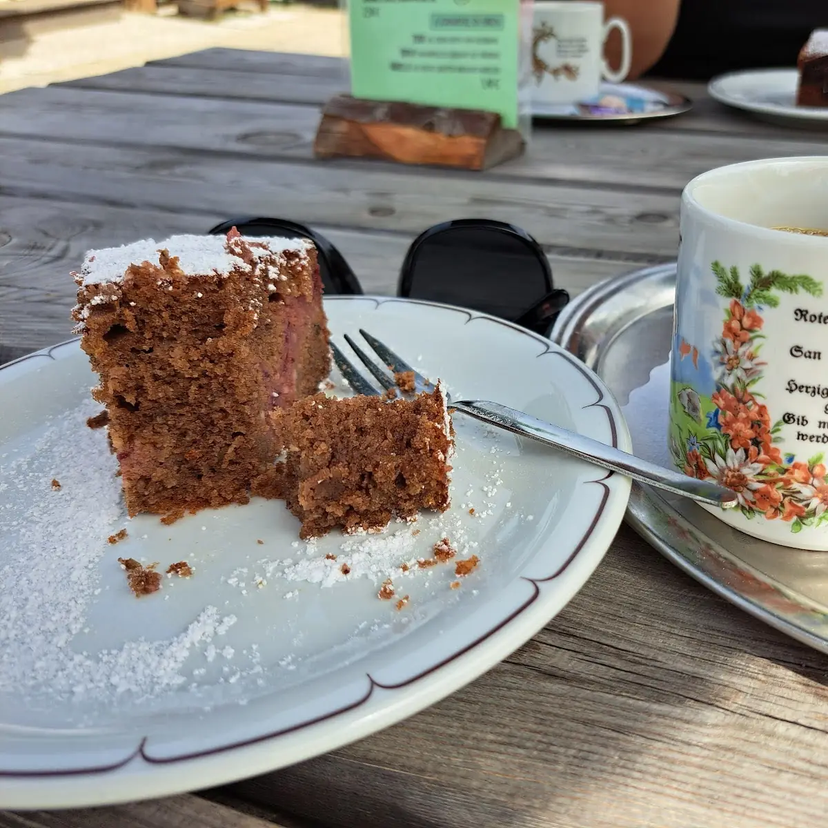 Schoko-nuss-kirschkuchen