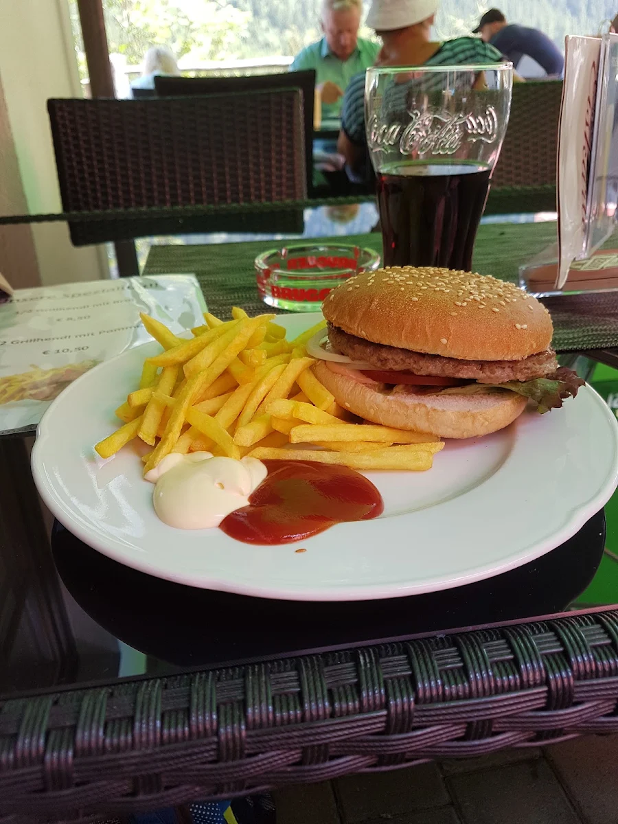 Hamburger Mit Pommers Frites