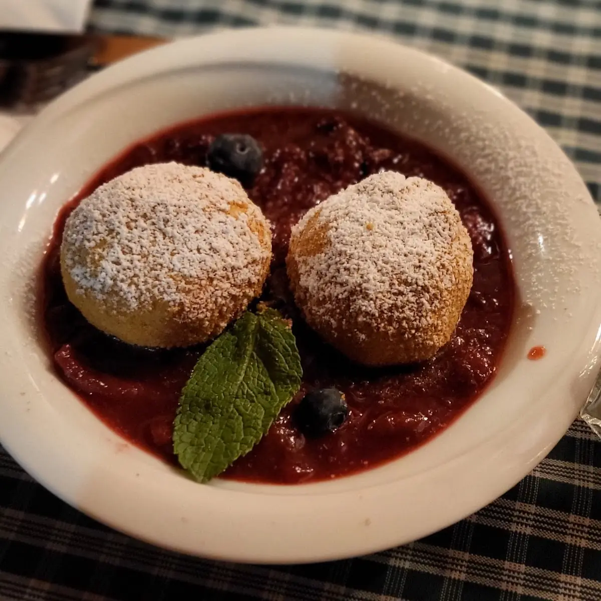 Topfenknödel Mit Zwetschgen Gröstel