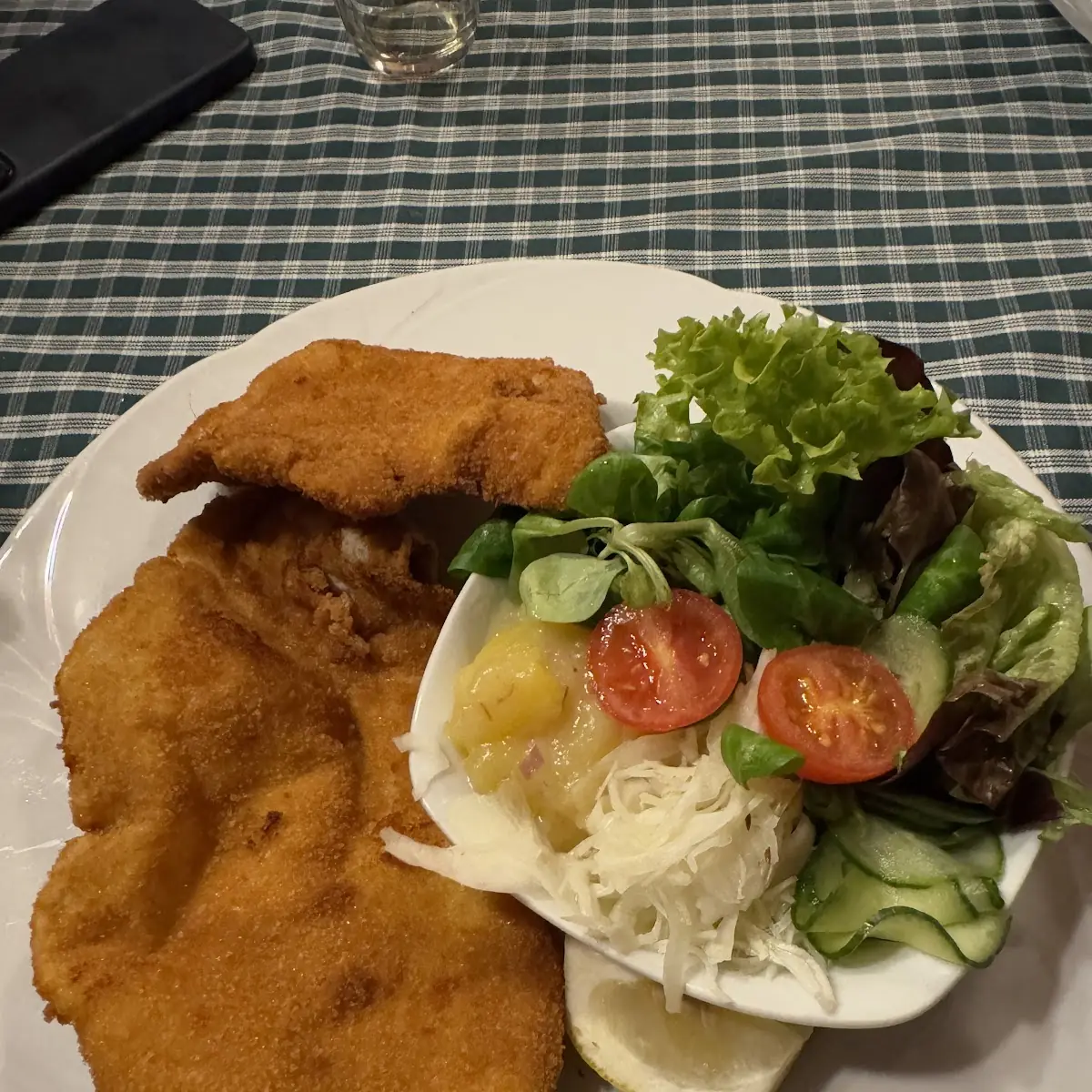 Wiener Schnitzel Vom Schwein Mit Bratkartoffeln