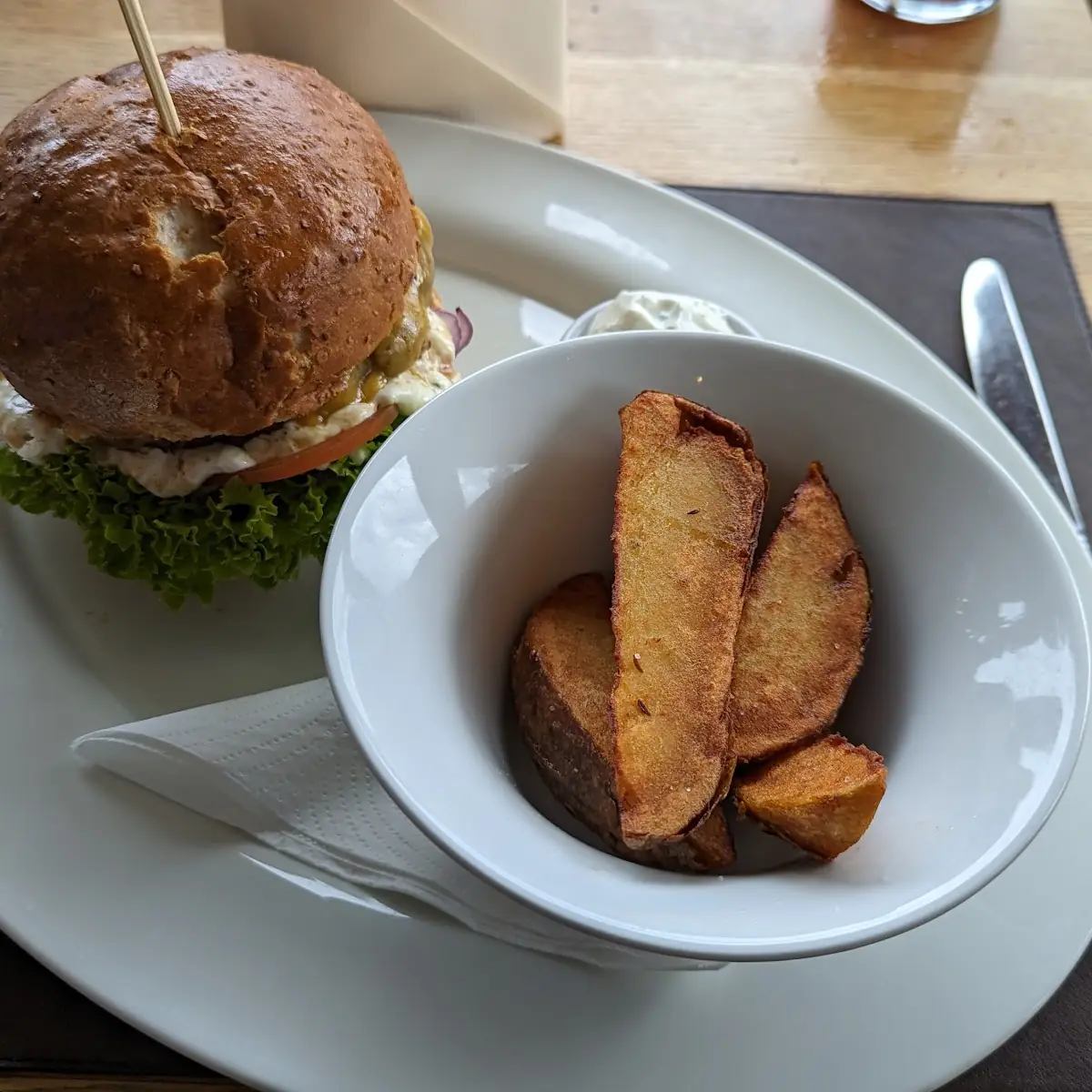 Burger Mit Potatoe Wedges