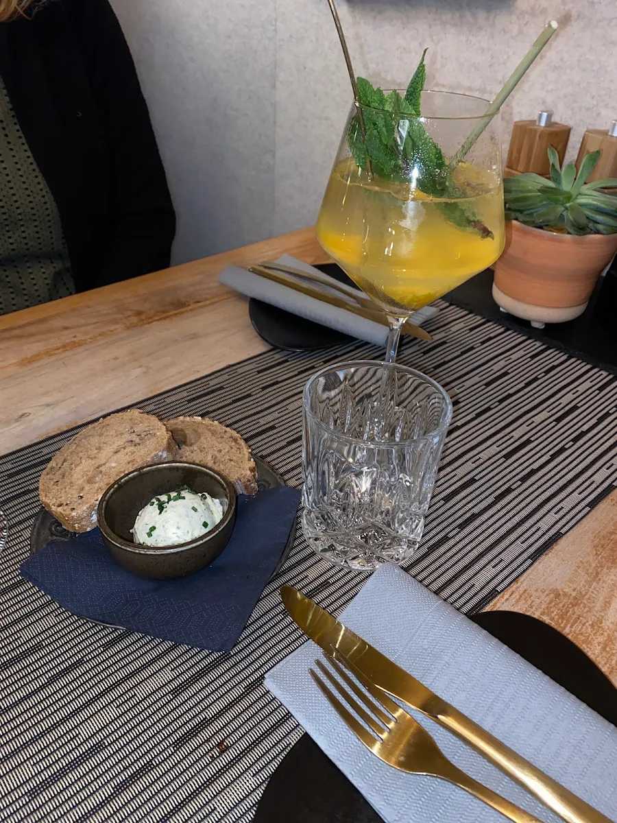 Mango Spritz