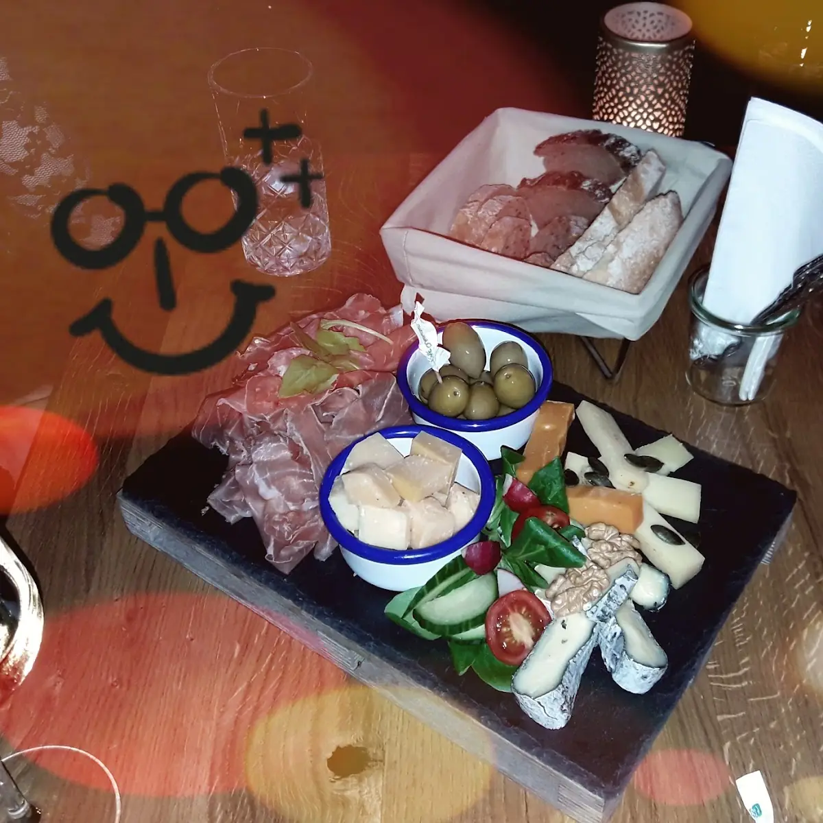 Käseplatte Mit Prosciutto