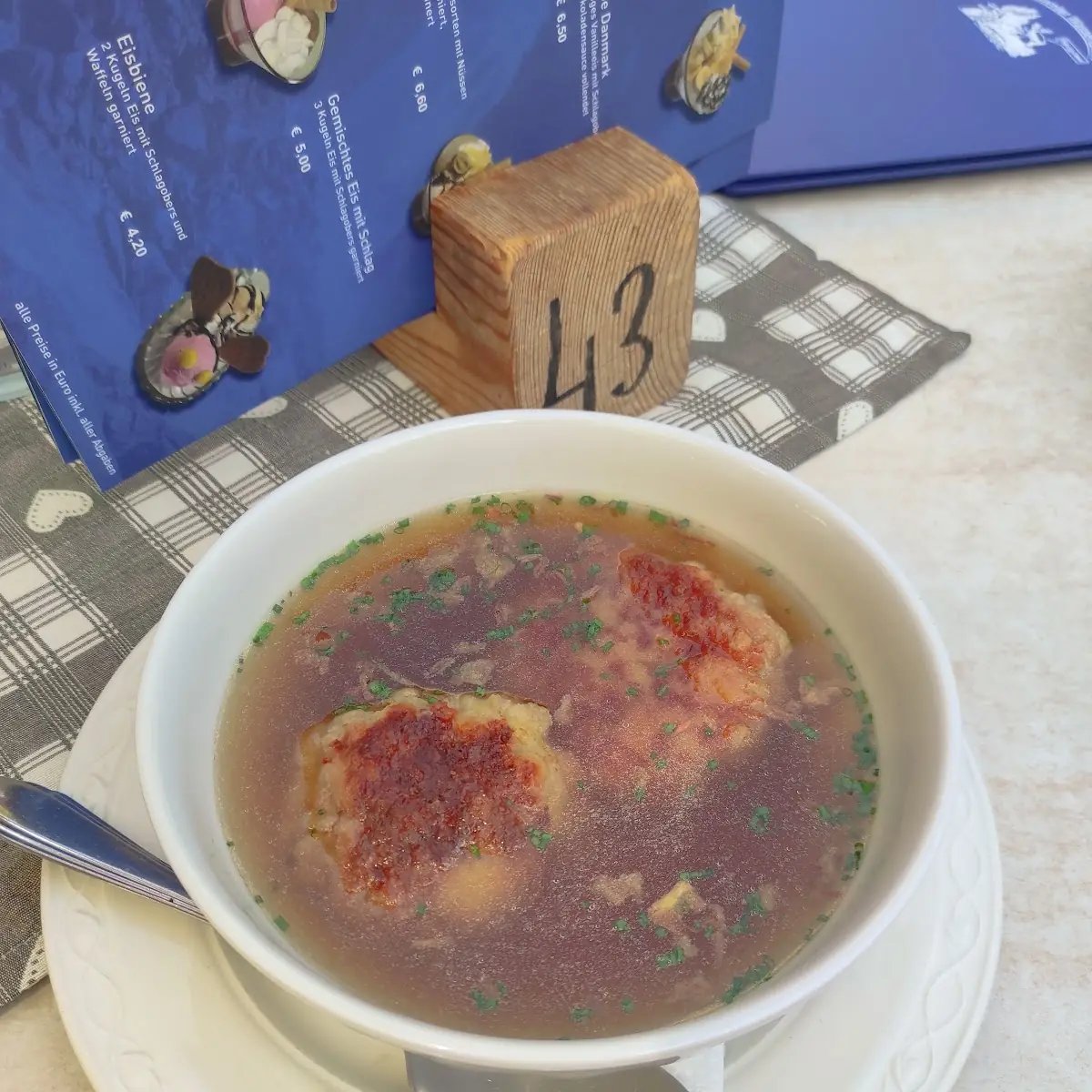 Kaspressknödelsuppen