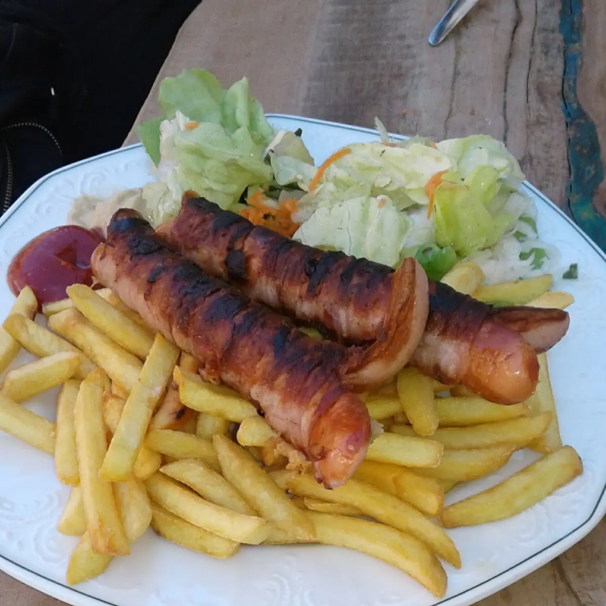 Würste Mit Pommes