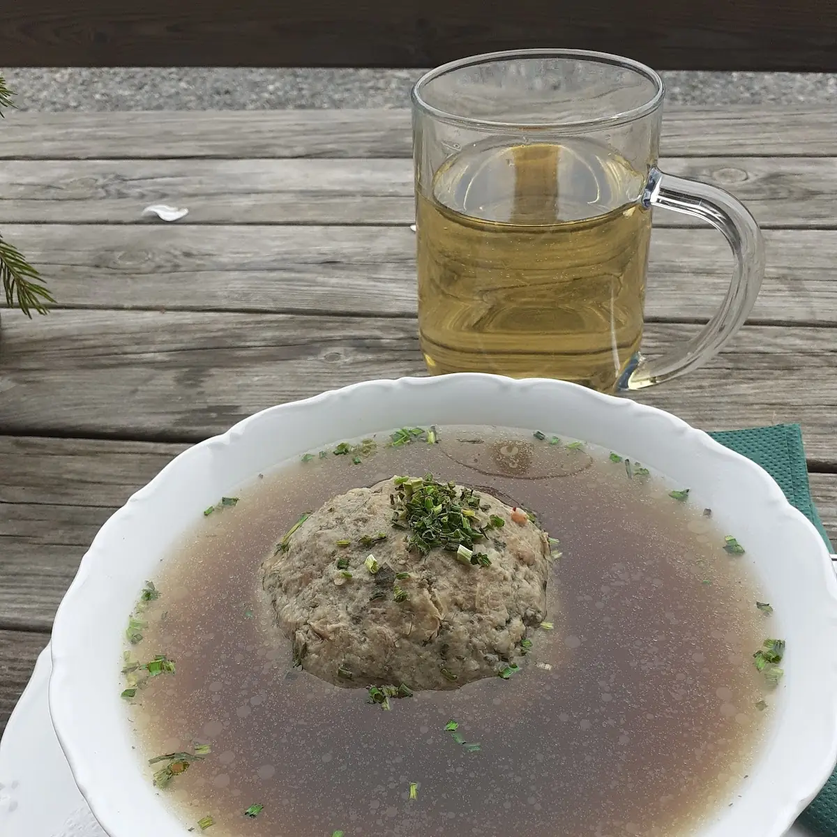 Leberknödelsuppe