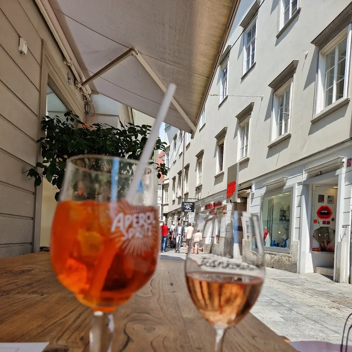 Aperol Spritz Und Roséwein