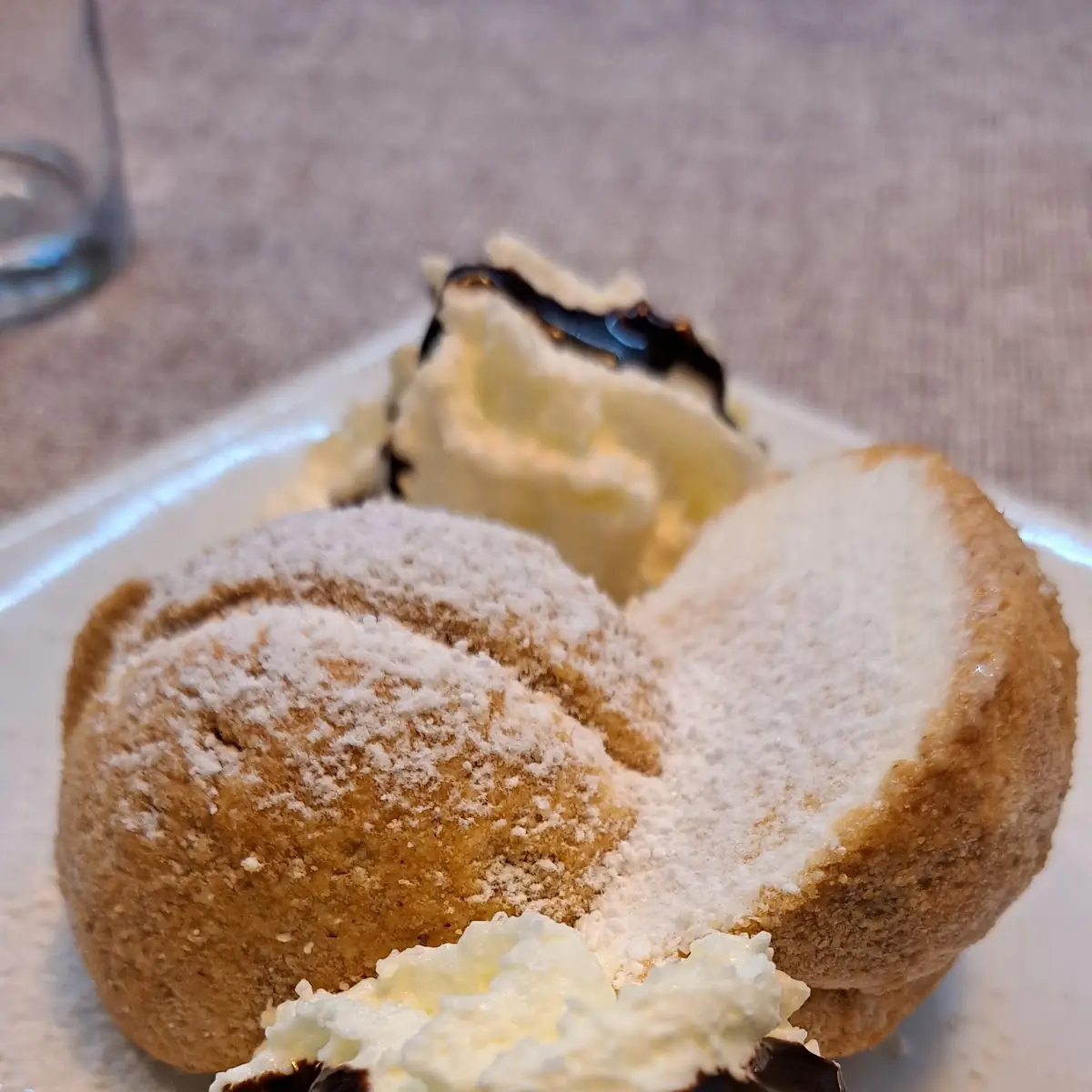 Eismarillenknödel