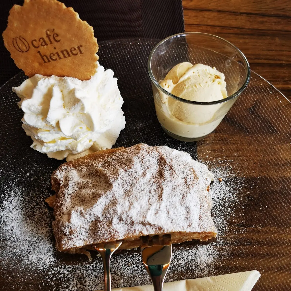 Apfelstrudel