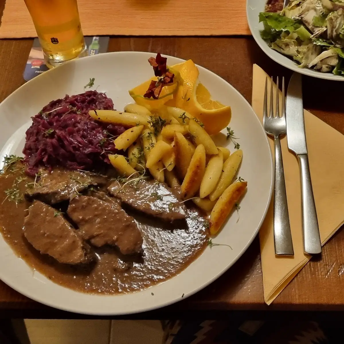 Wildschweinbraten Mit Rotkraut Schupfnudeln