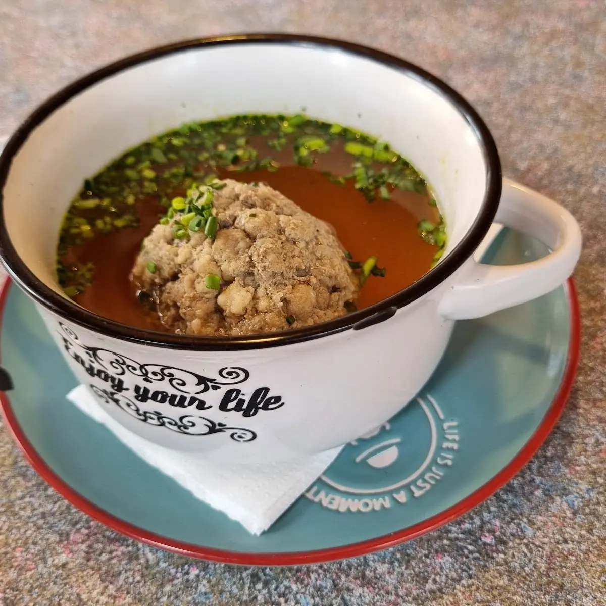 Leberknödelsuppe