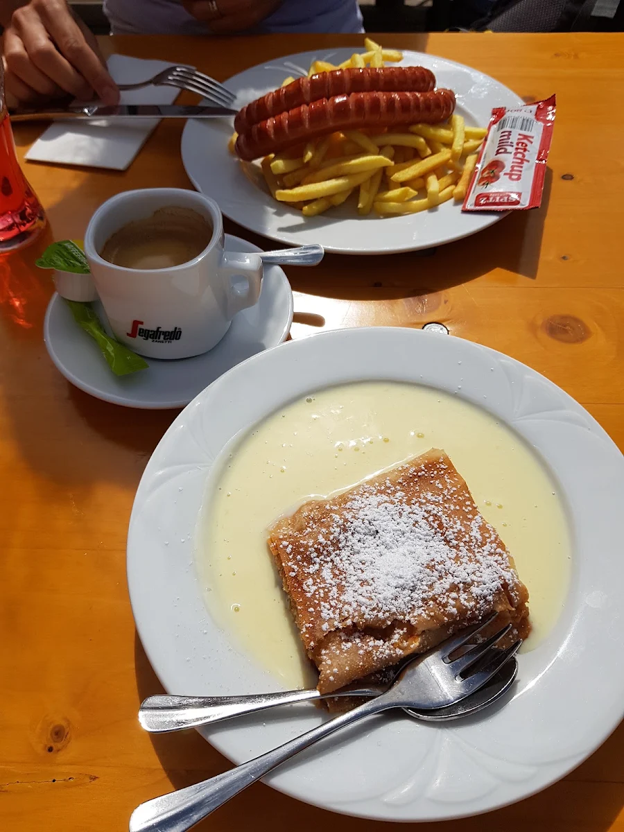 Apfelstrudel Mit Vanillesoße