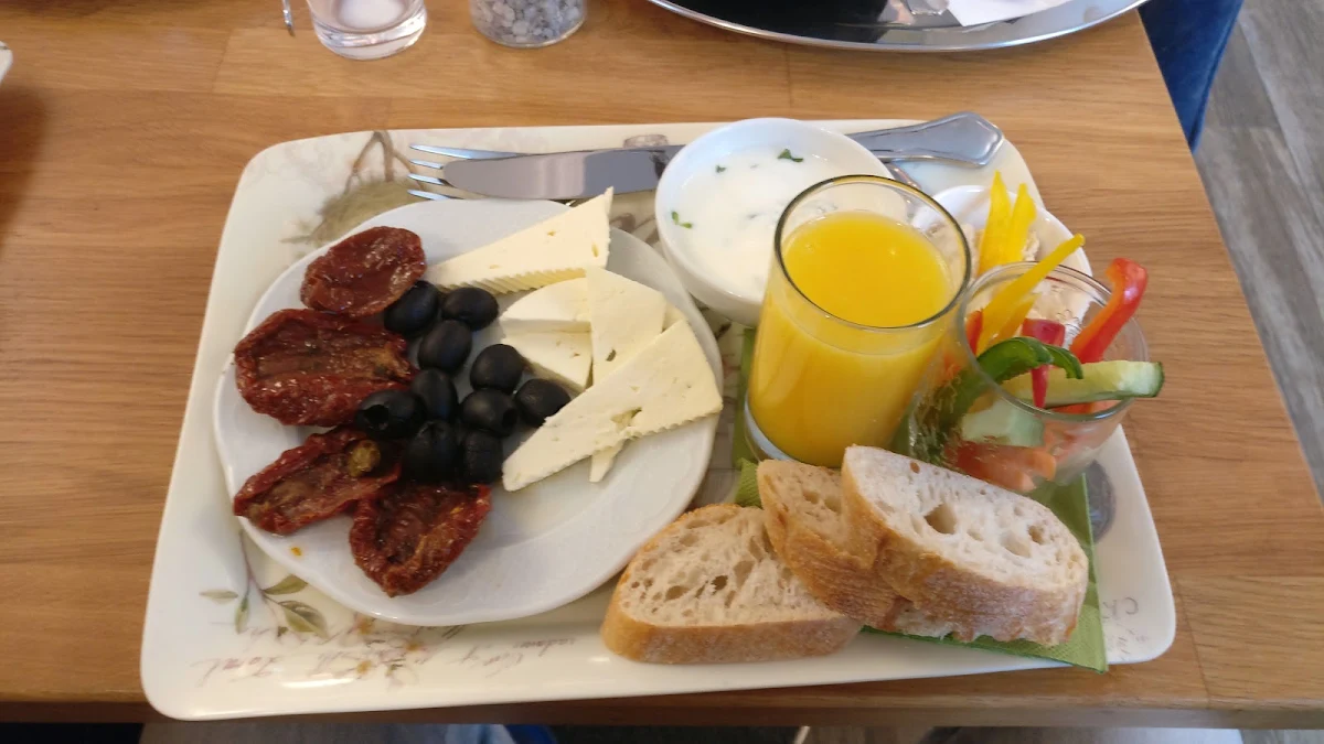 Breakfast Café