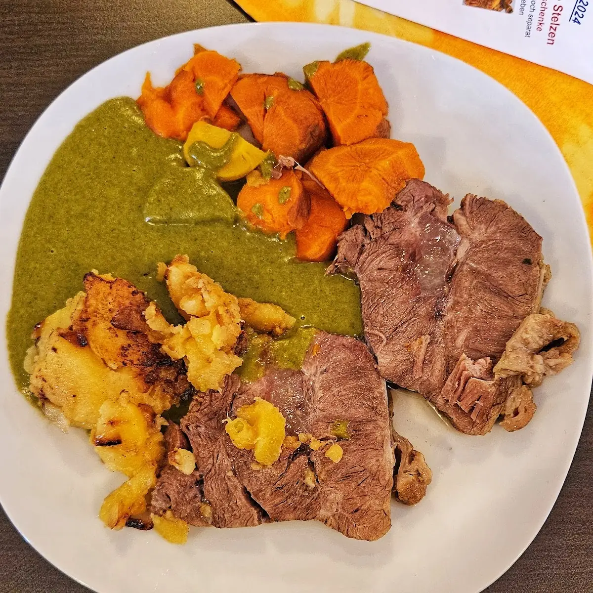 Gekochtes Schulterscherzl Mit Creme-spinat Und Rösti