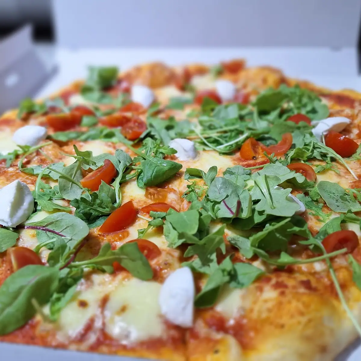 Pizza Caprese