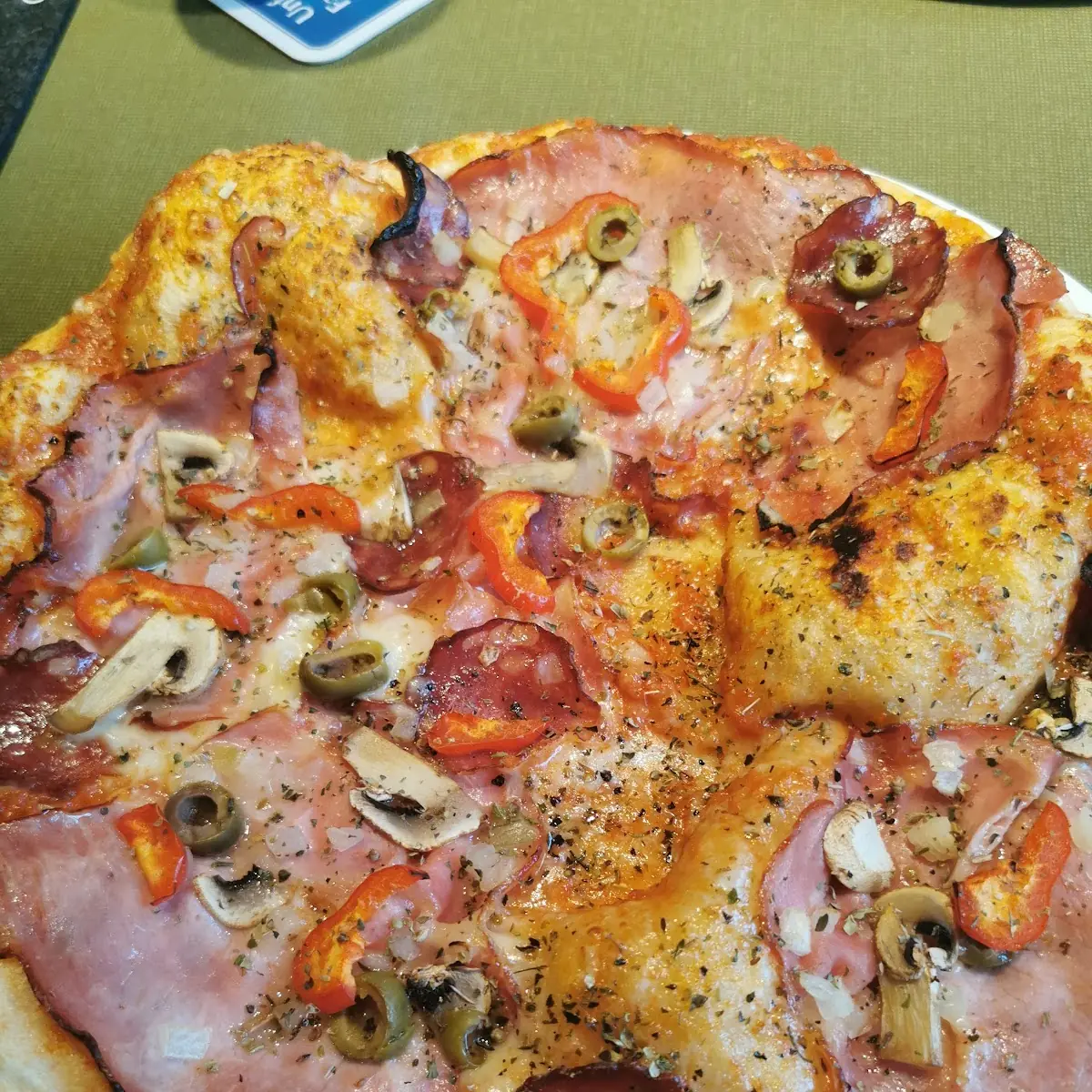 Hausgemachte Pizza