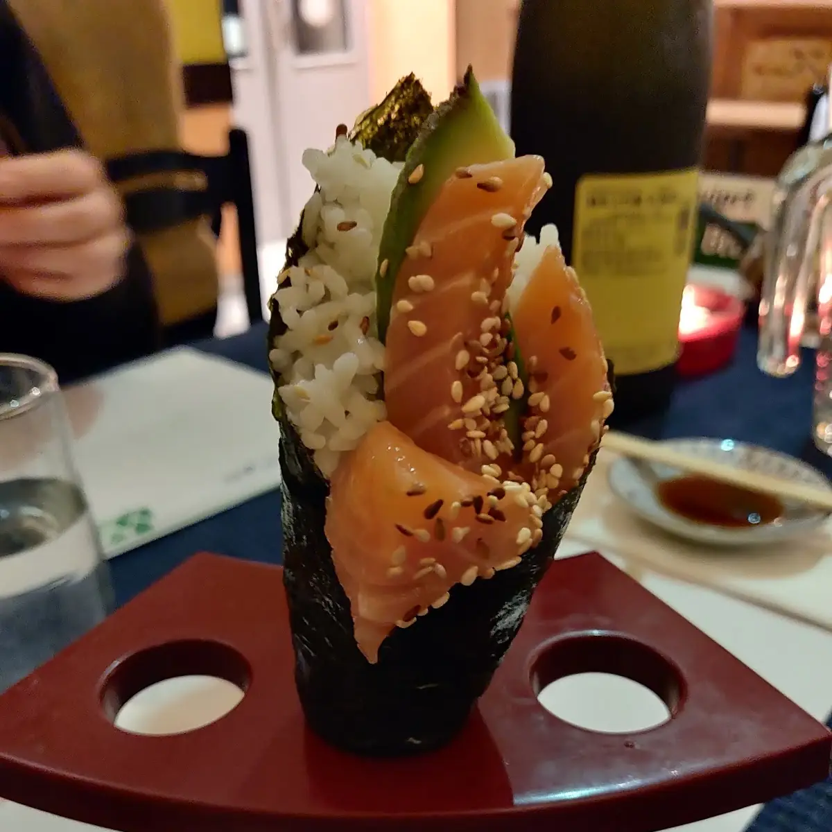 Sake Temaki