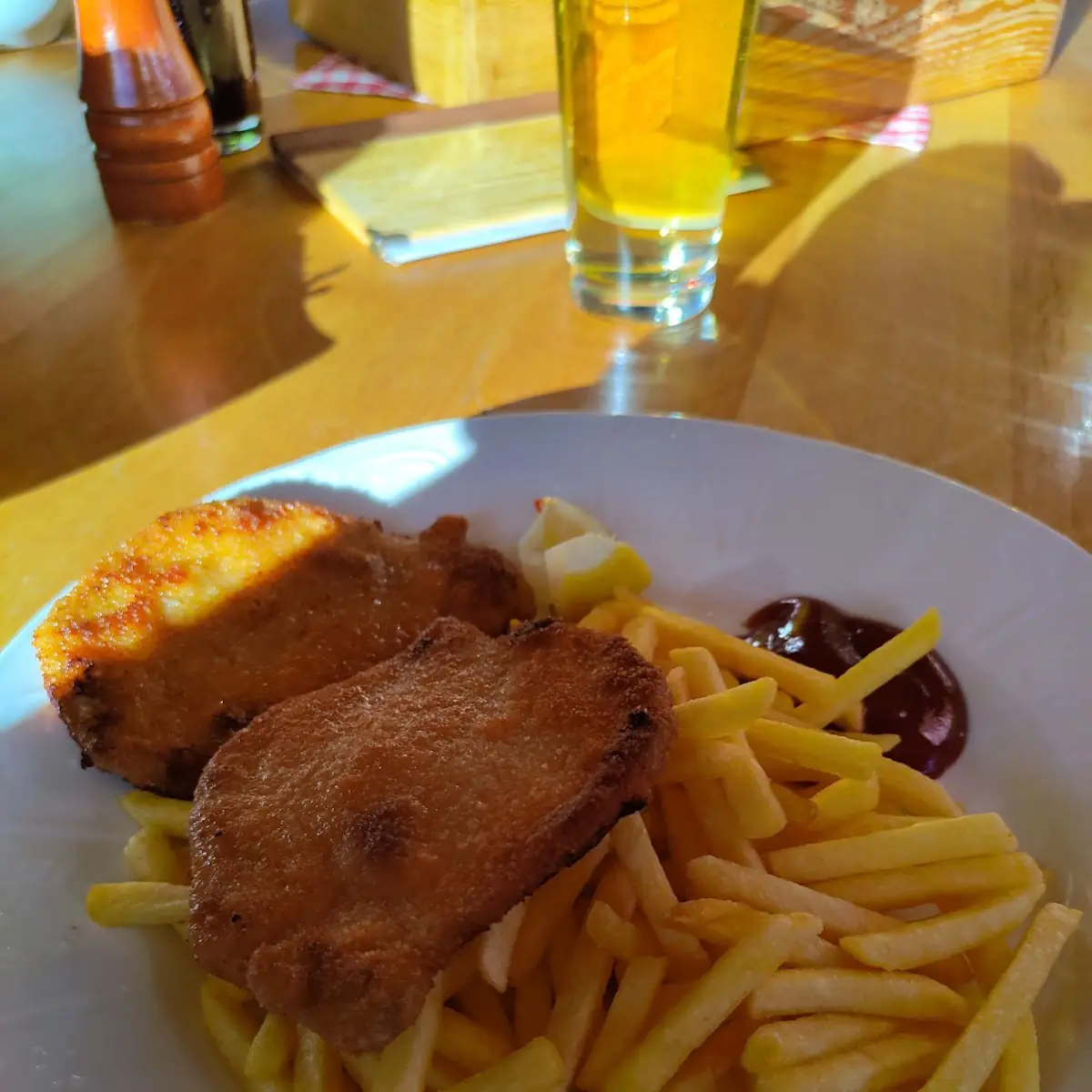 Schnitzel Mit Pommes