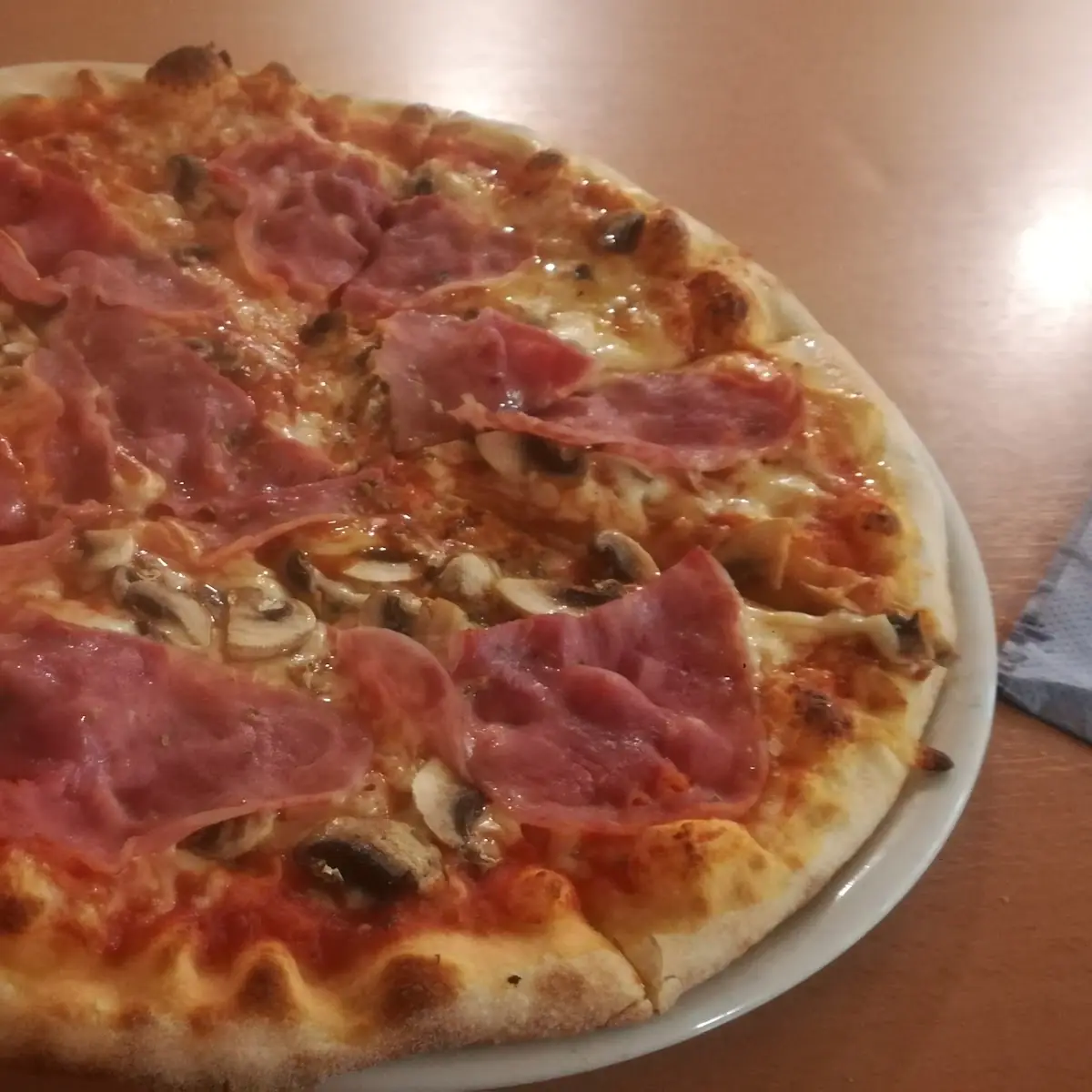Pizza Prosciutto E Funghi