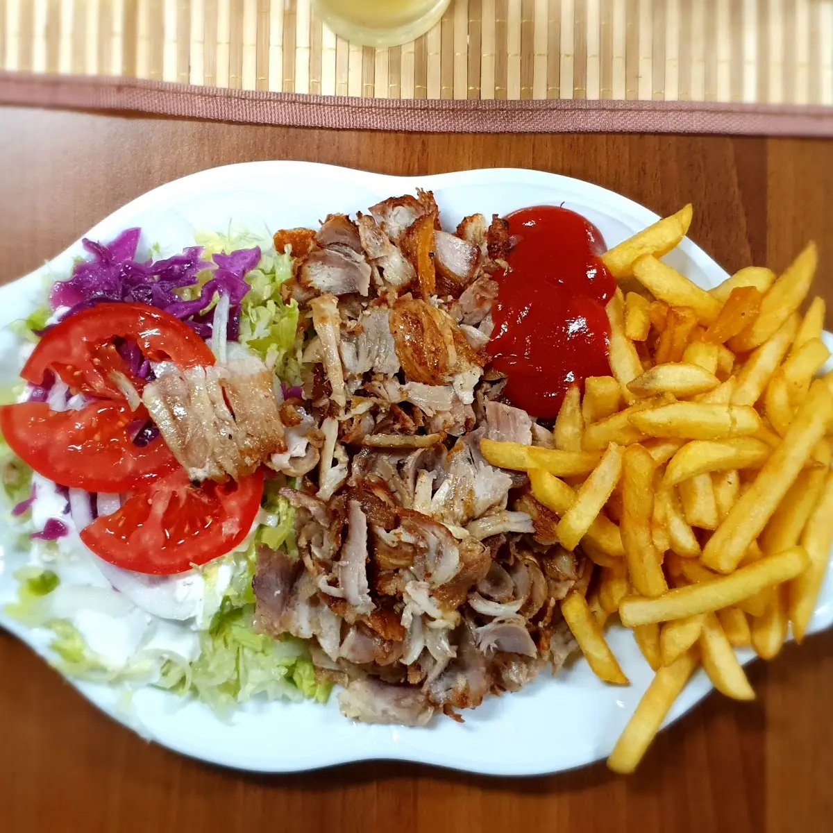 Kebap Teller Mit Pommes