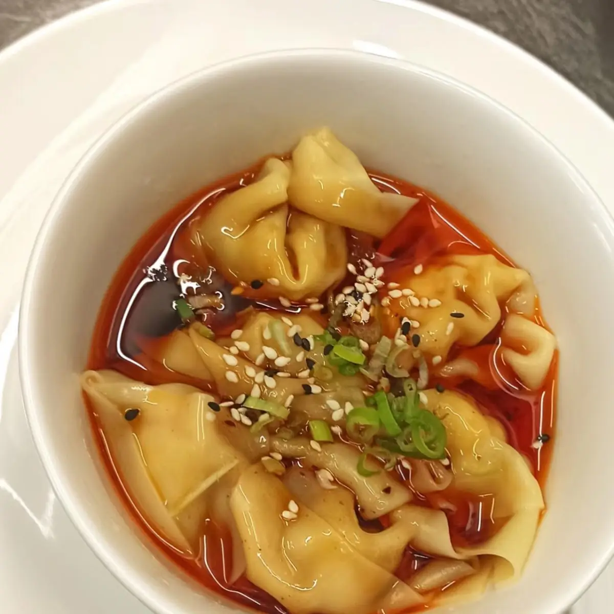 Wan-tan Mit Chilli-öl 6 Stück