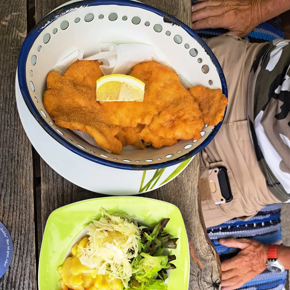 Surschnitzel Mit Gemischtem Salat
