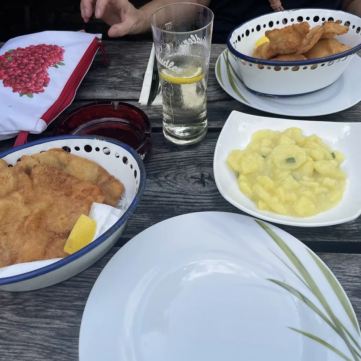 Surschnitzel Mit Kartoffelsalat