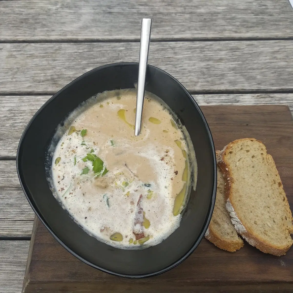Brotsuppe Mit Frühlingszwiebel
