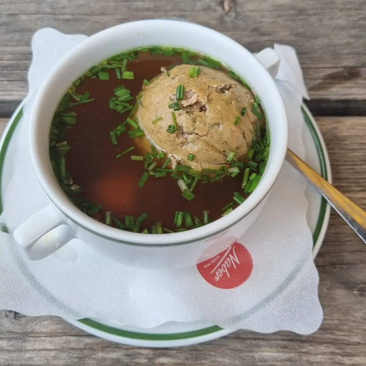 Leberknödel-suppe