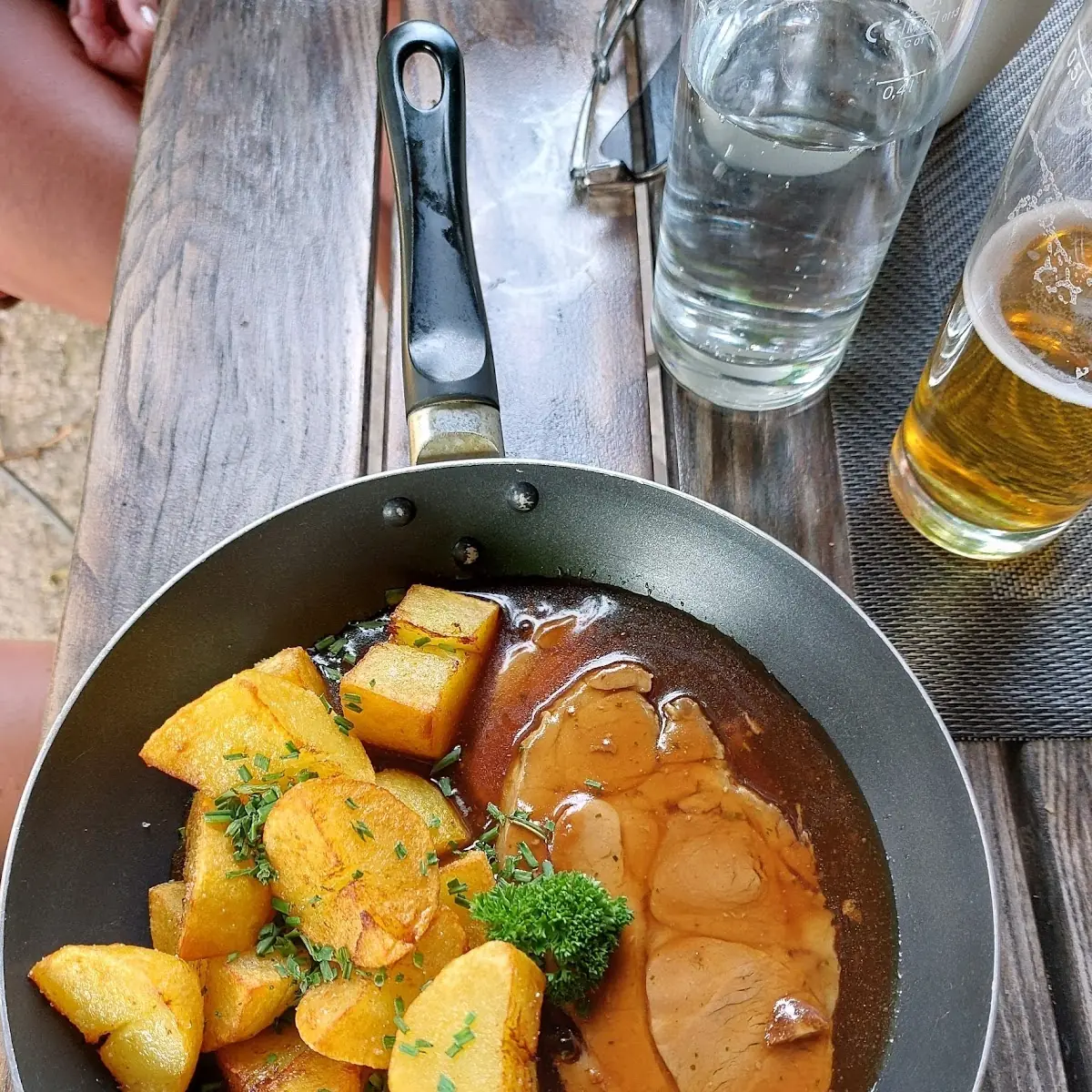 Schweinebraten Mit Bratkartoffeln