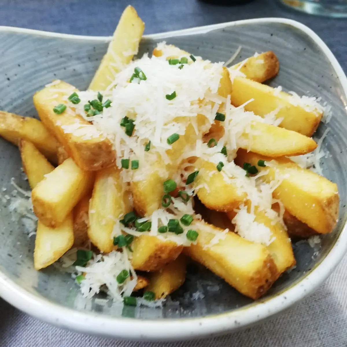 Pommes Frites Mit Parmesan Und Knoblauch