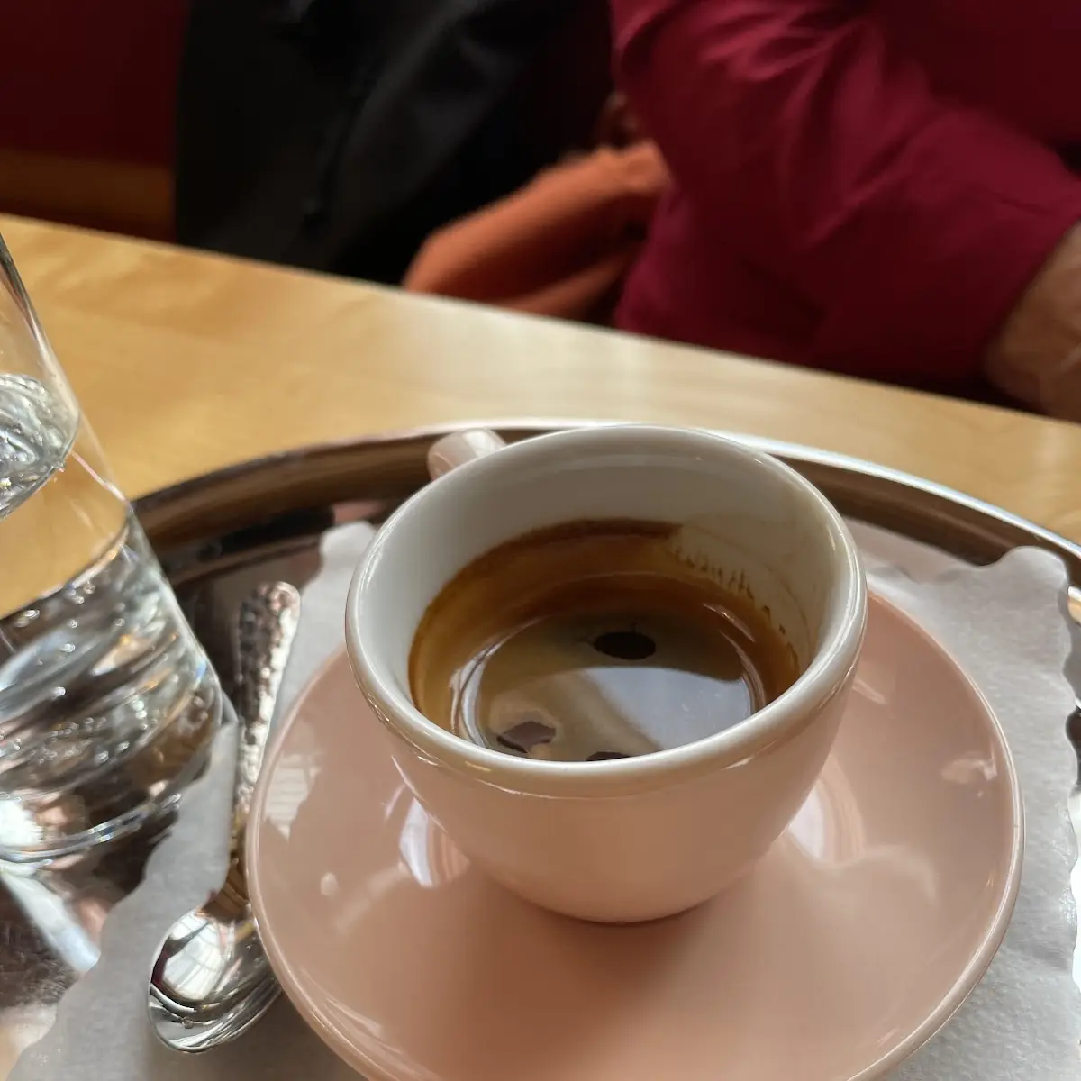Überteuerter Espresso In SB