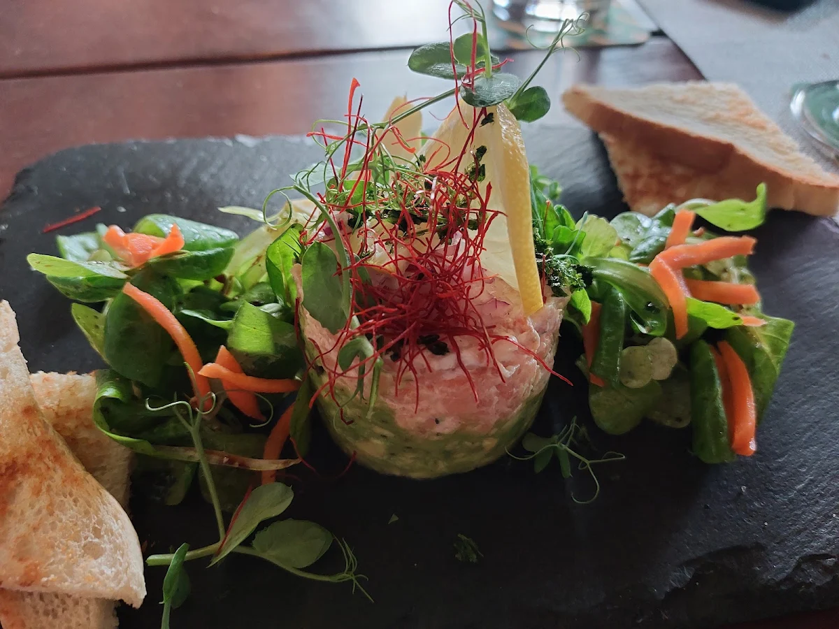 Lachs Avocado Tartar