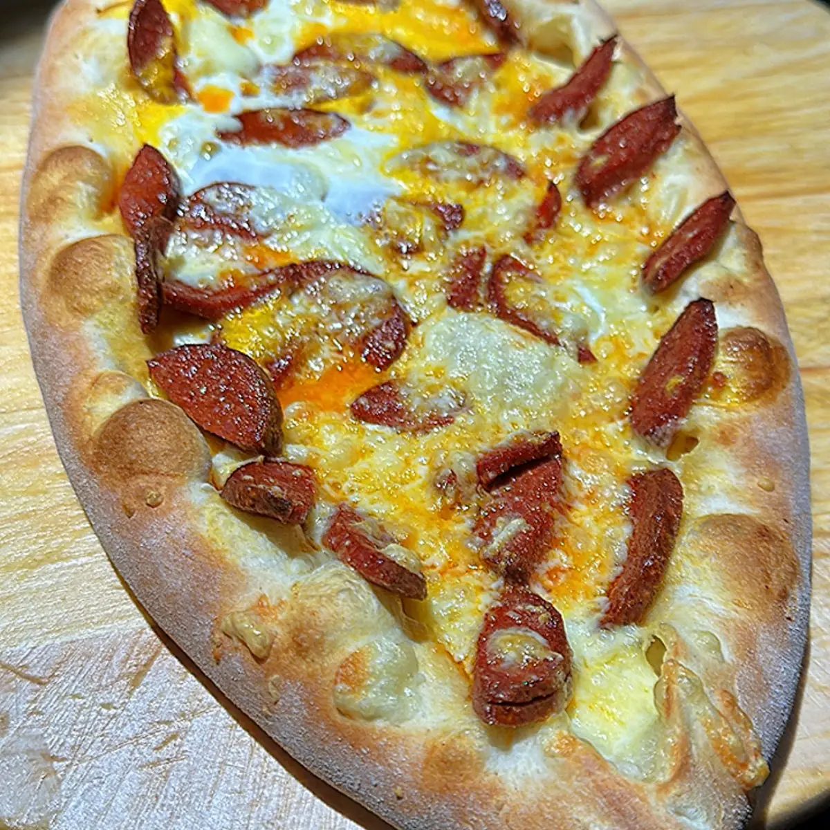 Pide Mit Sucuk