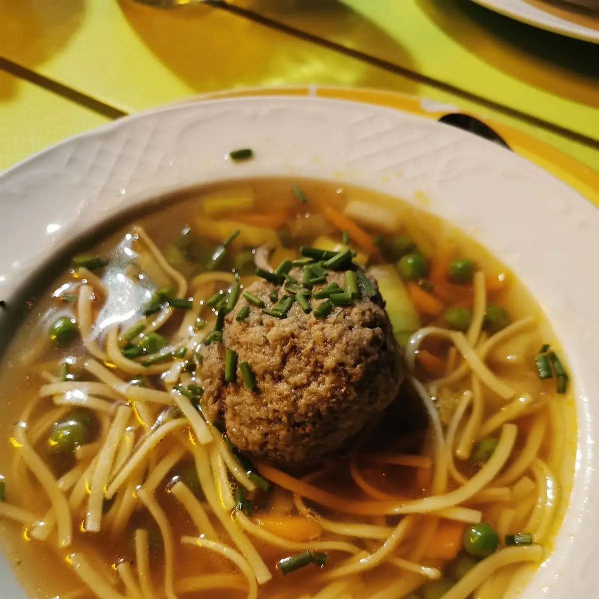 Leberknödelsuppe