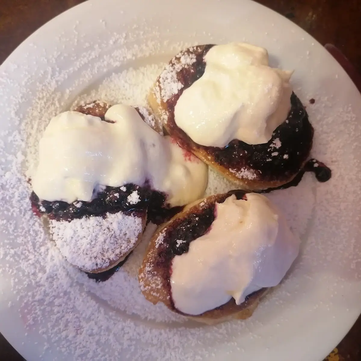 Liwanzen Mit Heißen Schwarzbeeren