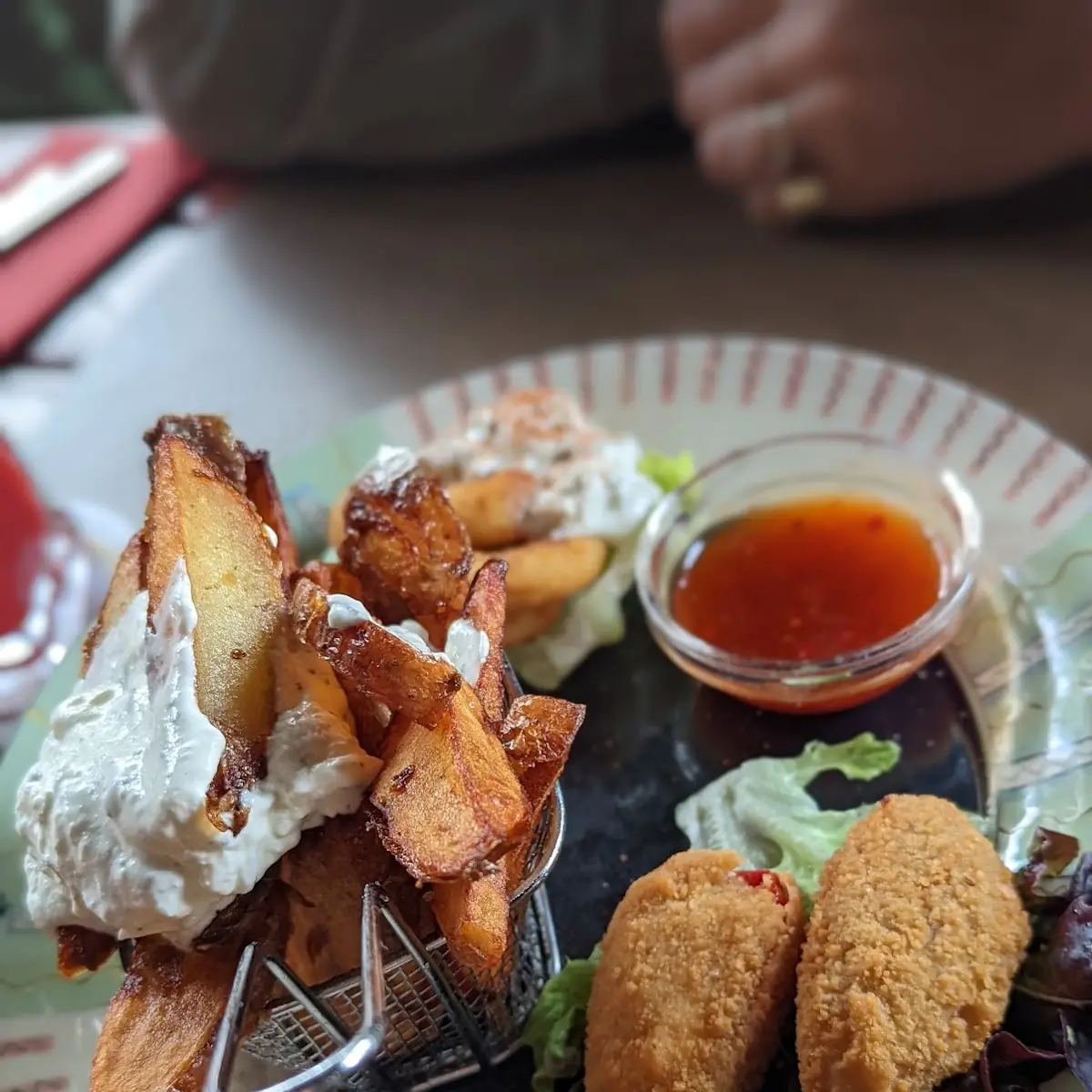 Starters Mix Onion Rings Potatoe Wedges