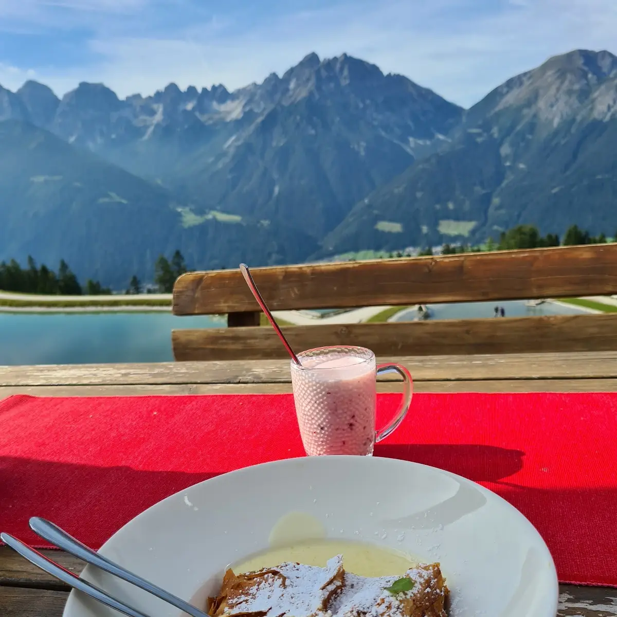 Topfenstrudel Mit Vanillesauce