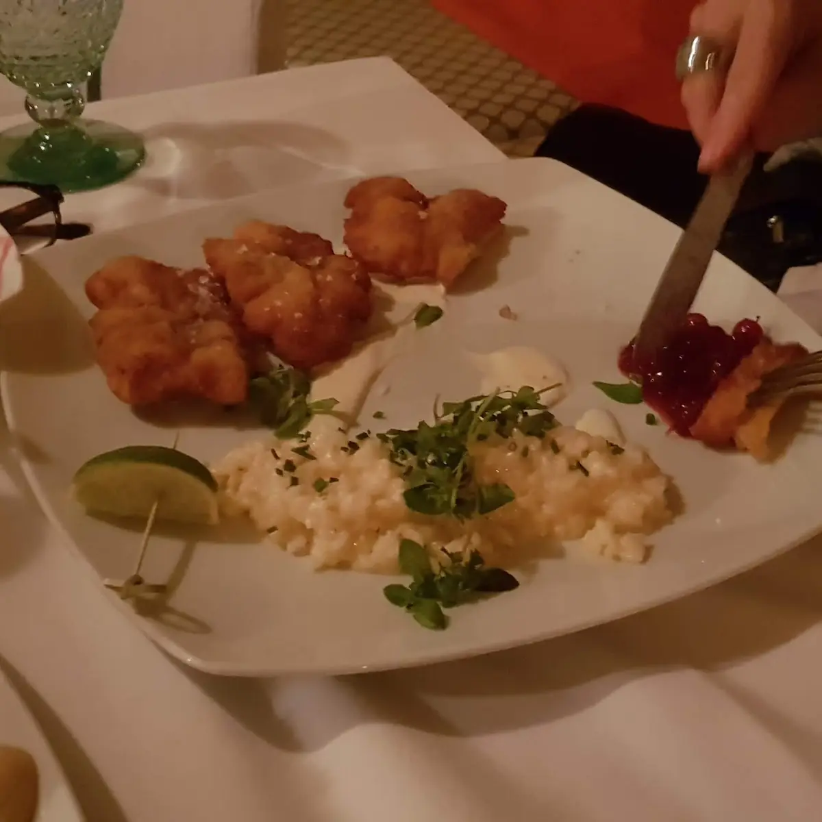 Ausgelöstes Backhendl