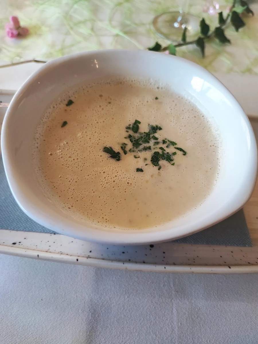 Frische Eierschwammerl Suppe