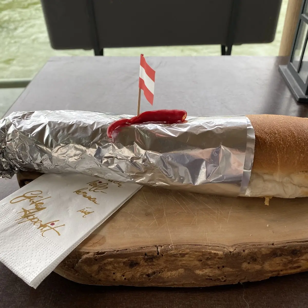 Bosna Burger Käsekreiner Debreziner Kartoffelchips