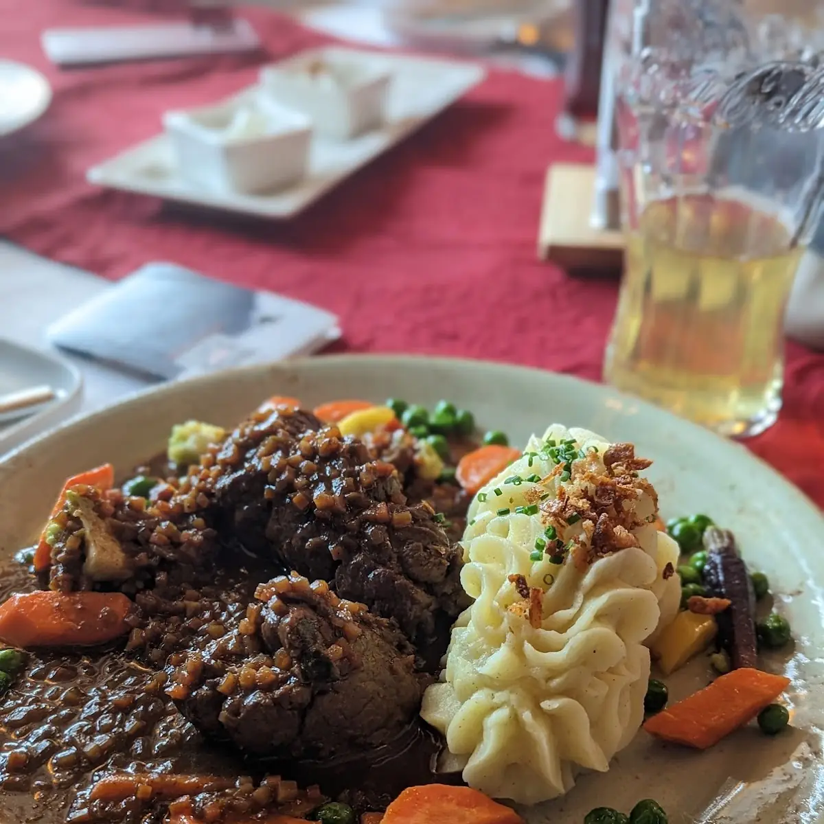 Rindsrouladen Mit Jungen Gemüse