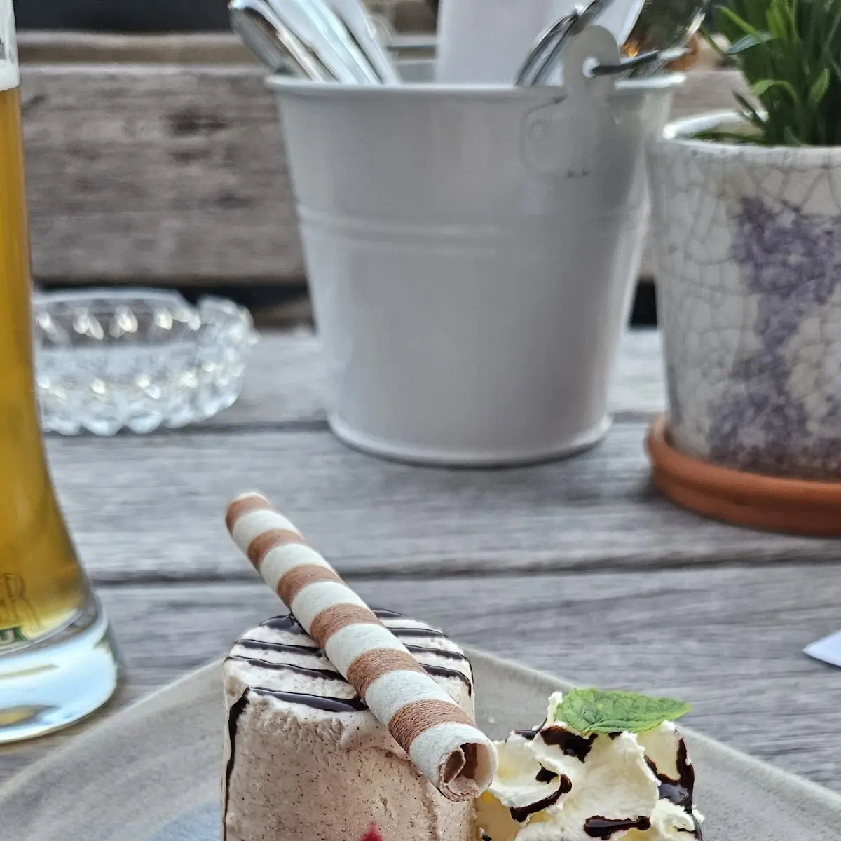 Zimteis Mit Rumkirschen Mit Sahne