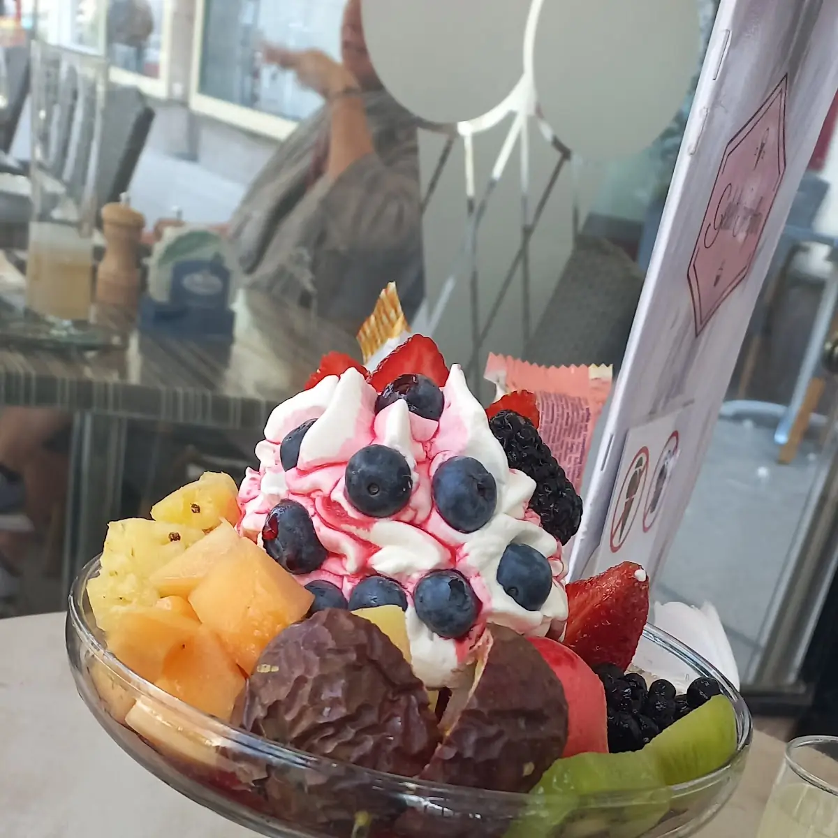Früchtebecher Mit Schlagobers
