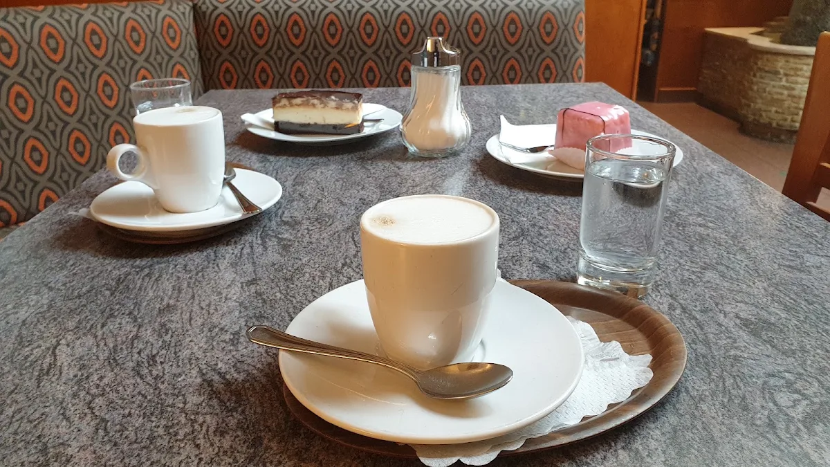 Melange Bananenschnitte Punschkrapfen